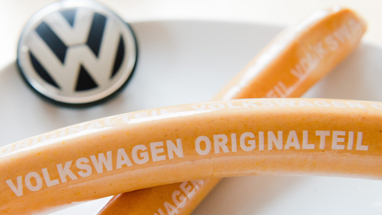 Η Volkswagen δεν προλαβαίνει να πουλάει λουκάνικα!